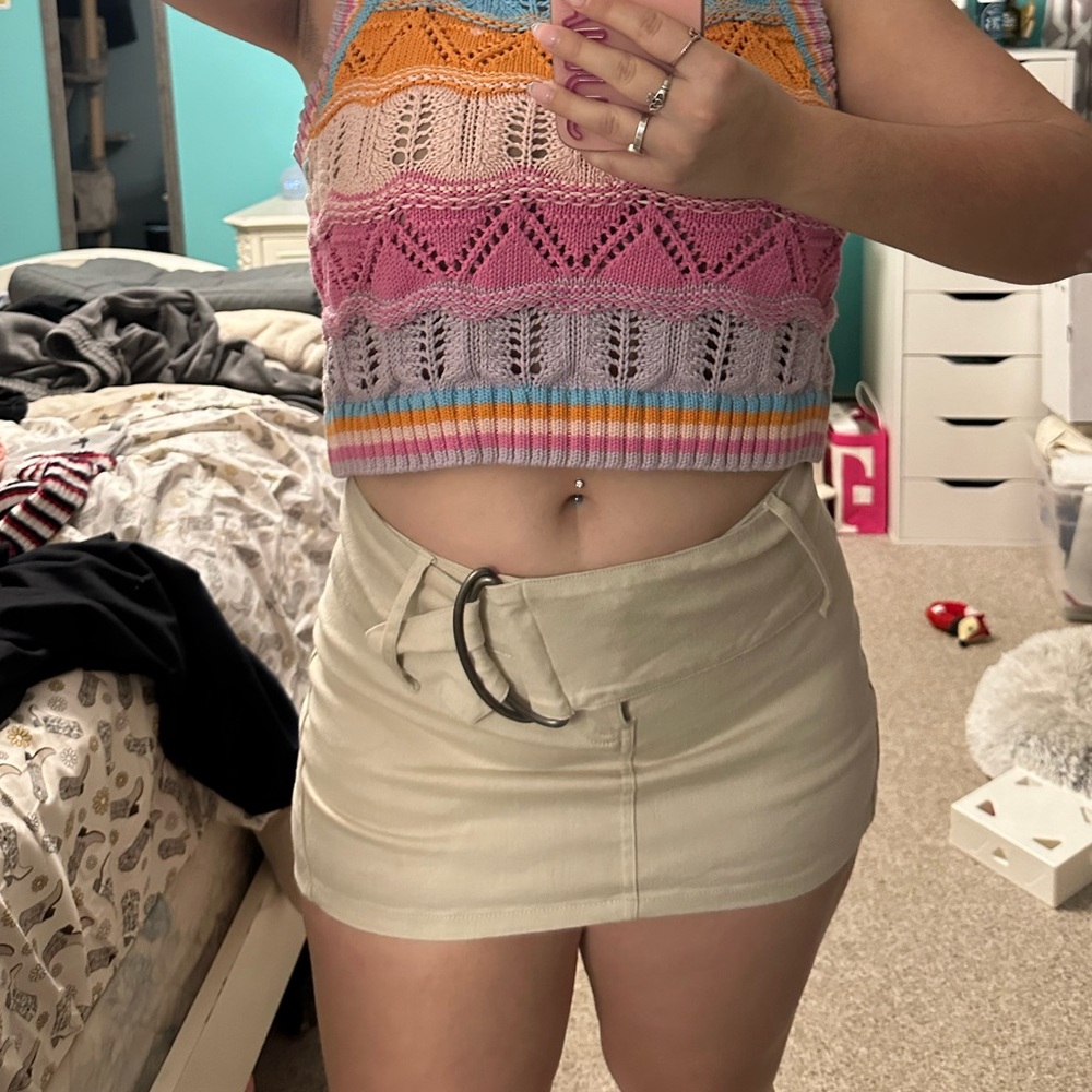 Khaki skirt from the early 200’s SIZE 3!!!!!